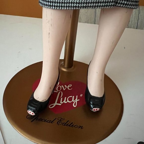 I Love Lucy 50th Anniversary Doll Vitameatavegamin Ricardo Lucille Ball - Picture 6 of 10